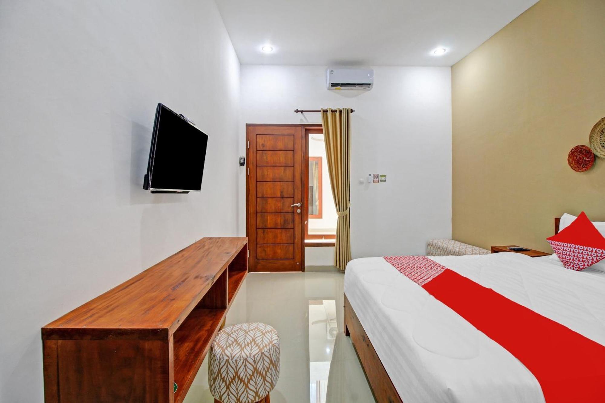Oyo 90820 Madania Guesthouse Syariah Mataram Exteriör bild