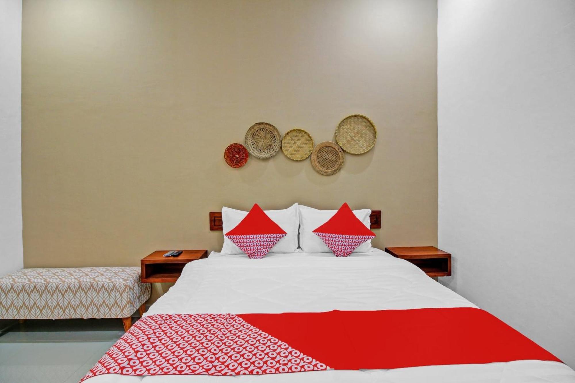 Oyo 90820 Madania Guesthouse Syariah Mataram Exteriör bild