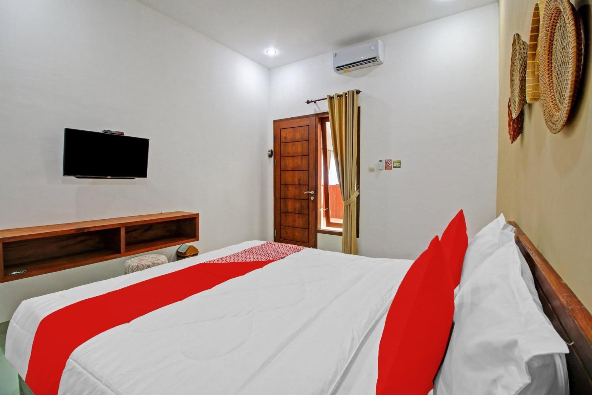 Oyo 90820 Madania Guesthouse Syariah Mataram Exteriör bild