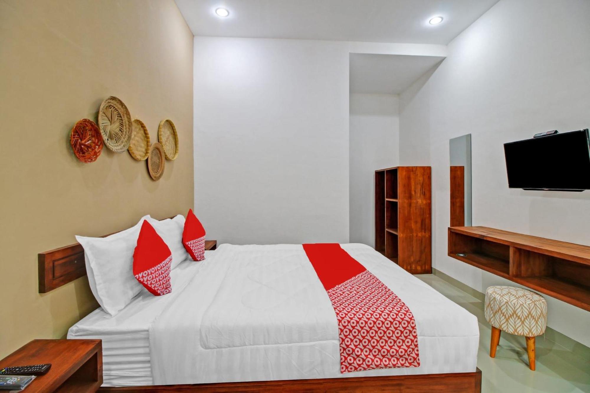 Oyo 90820 Madania Guesthouse Syariah Mataram Exteriör bild